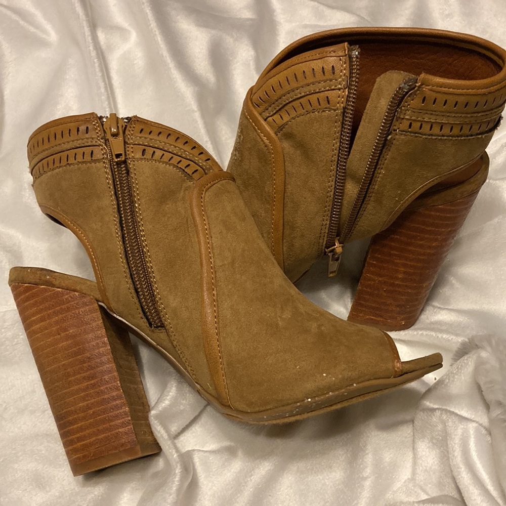 Booties. -Size6.5 - Picture 5 of 6